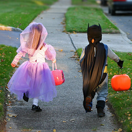 kids trick-or-treating